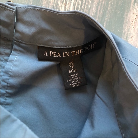 A Pea in the Pod Sleeveless Blouse - Picture 3 of 3